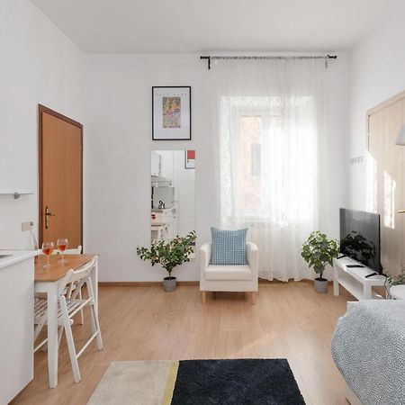 Central Little Basic Apartment ローマ エクステリア 写真